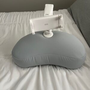 SAIJI Pillow Mount/Stand for Ereader/Tablet/Phone